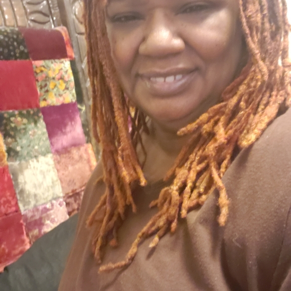 Meet your Posher, Mariah Stanback - Picture 1 of 1